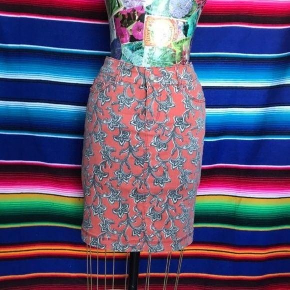 Anthro Pilcro Paisley Pattern Denim Pencil Skirt - Picture 3 of 8